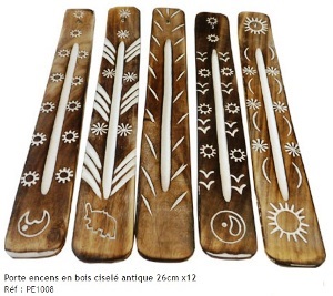 porte-encens bois ciselé antique